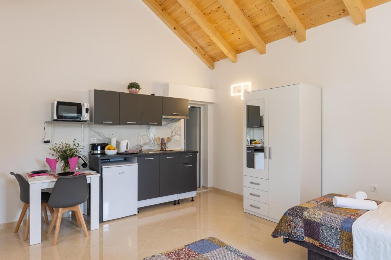 Apartments Roza Mlini Exterior photo