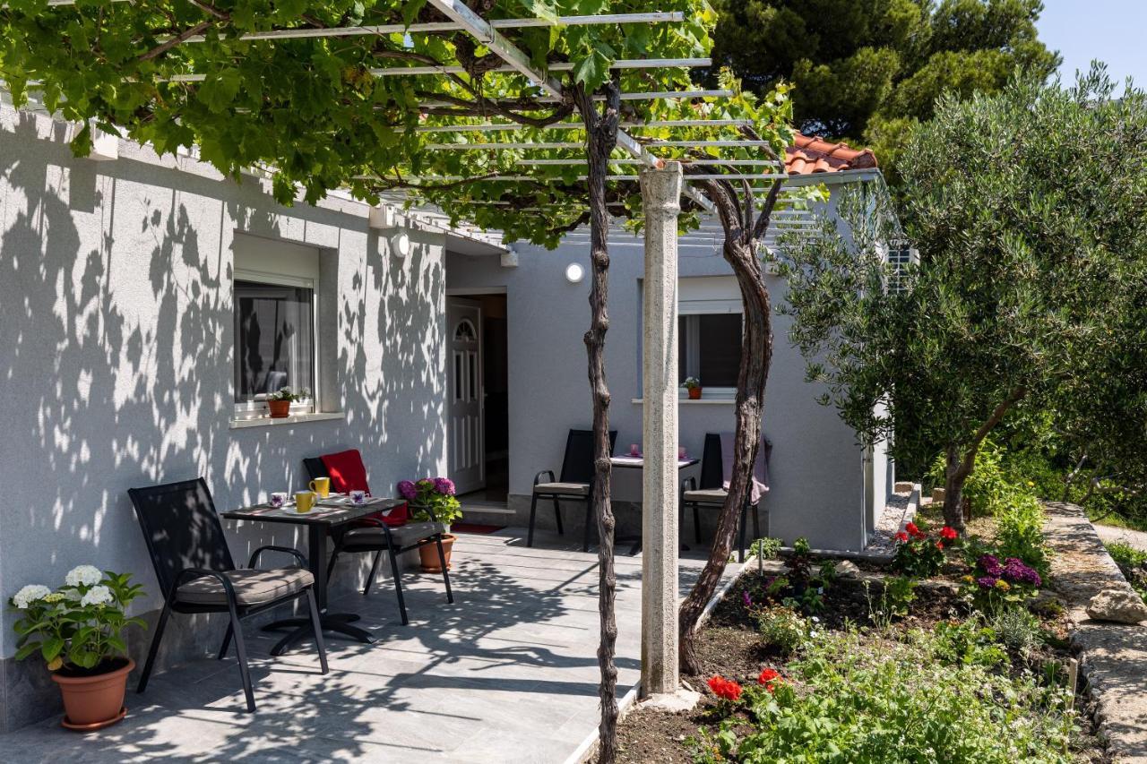 Apartments Roza Mlini Exterior photo